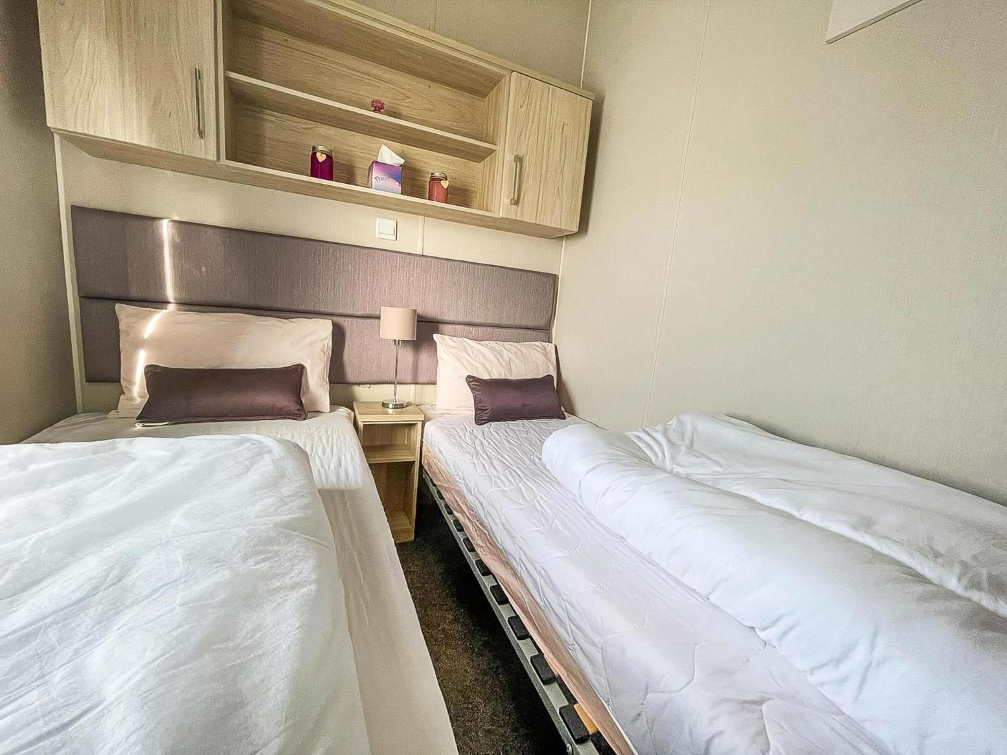 Wonderful 6 Berth Caravan For Hire By A Stunning Norfolk Beach Ref 19006Sd Scratby Exterior foto